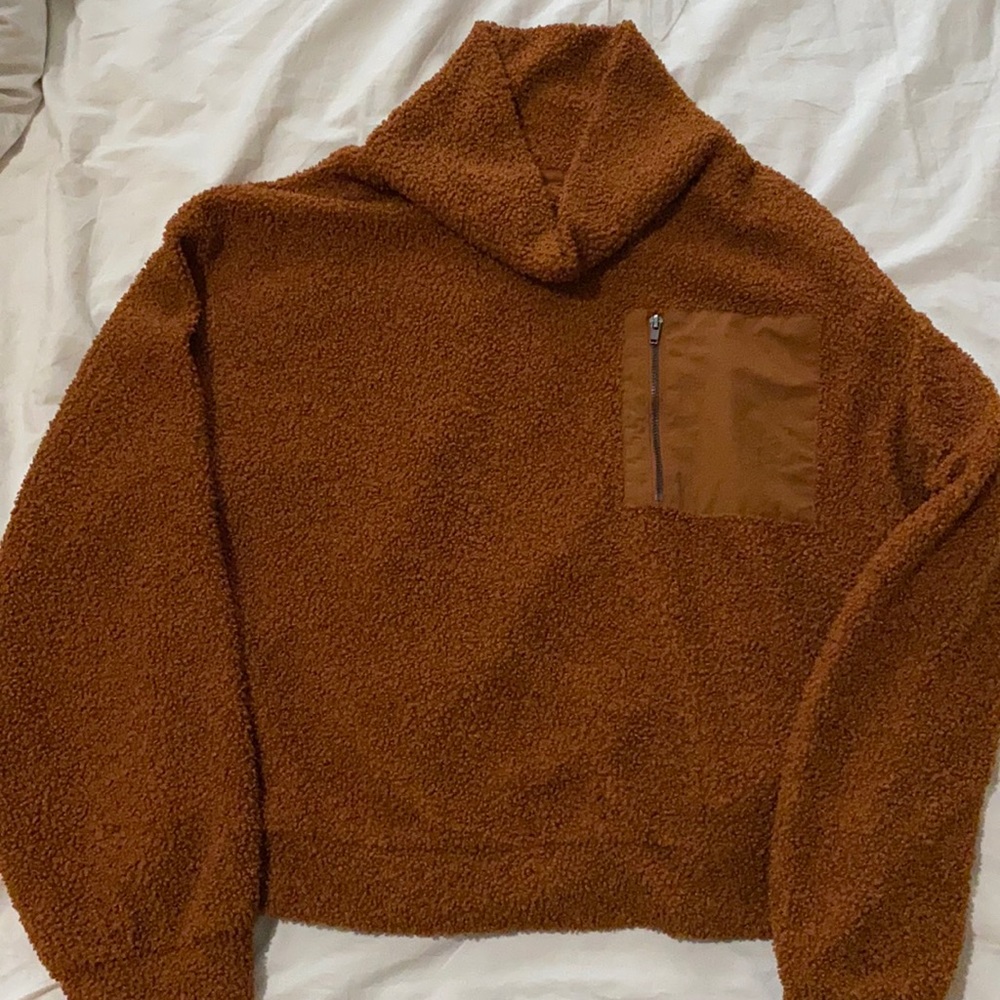 Fuzzy orange cropped pullover